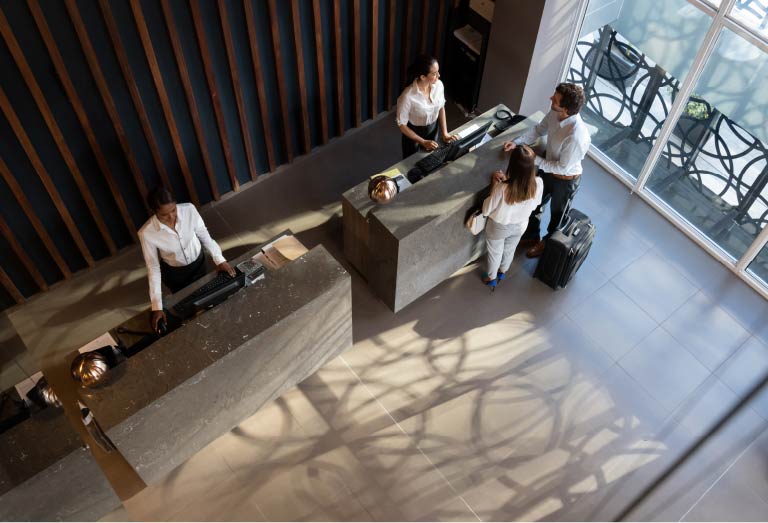 Oferta de prácticas – Recepcionista – Paris la Défense